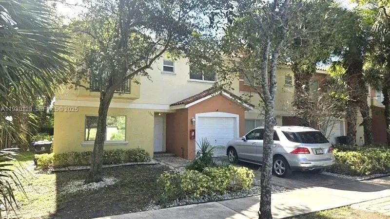 2 bedroom 2 bath Residential Lease for rent at 1304 NW 3rd St # 0, Fort Lauderdale FL 33311