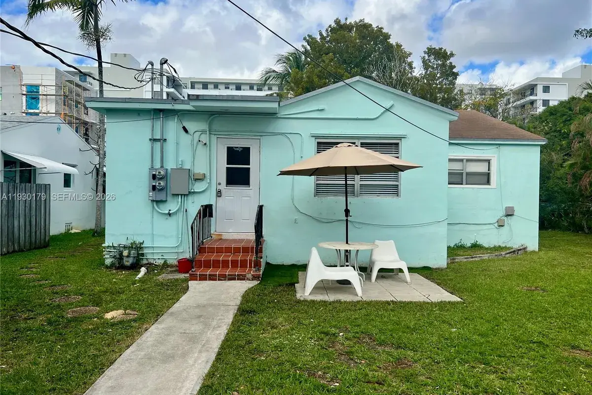 2018 Jackson St, Hollywood FL 33020