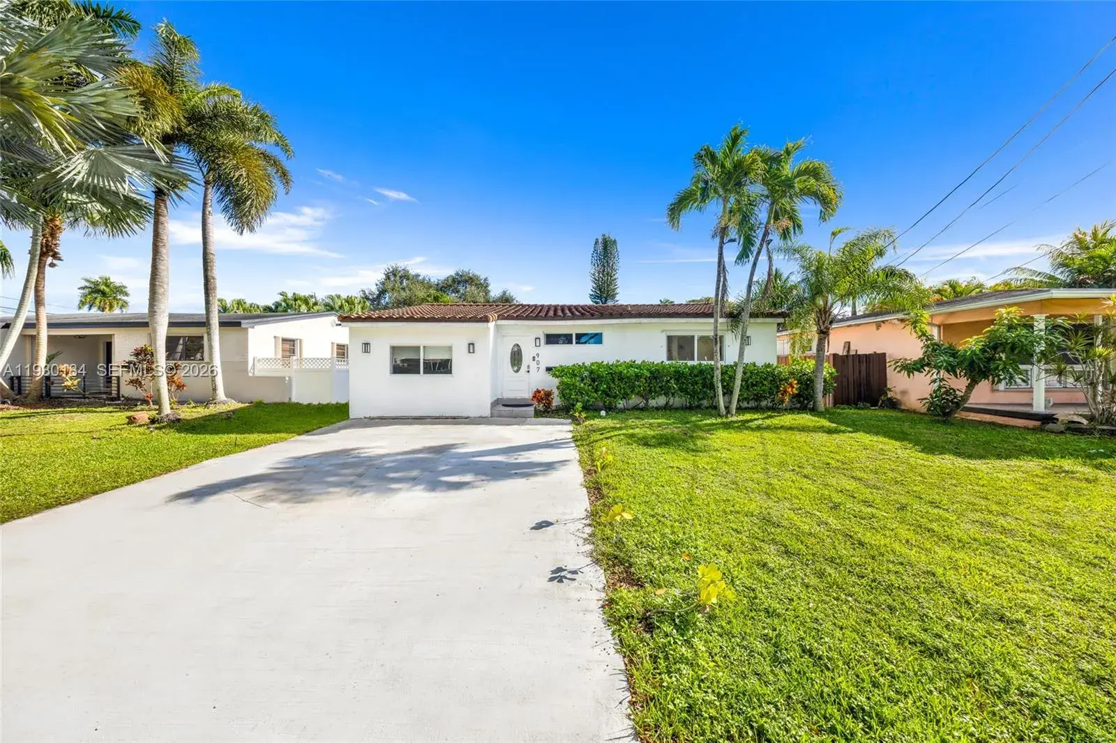 4 bedroom 3 bath Residential for sale at 907 N Park Rd, Hollywood FL 33021