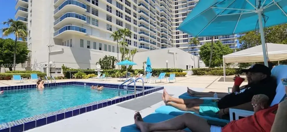 1 bedroom 1 bath Residential Lease for rent at 3800 S Ocean Dr # 322, Hollywood FL 33019