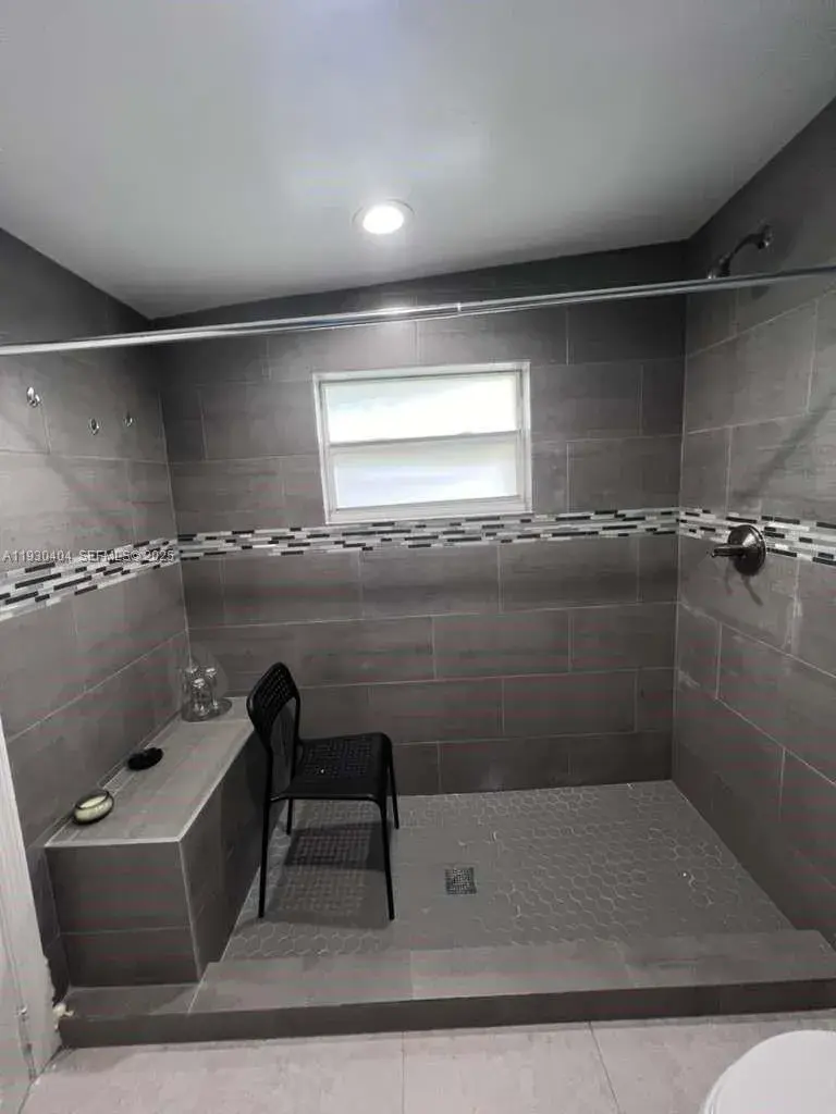 3101 SW 14th St # 1, Fort Lauderdale FL 33312