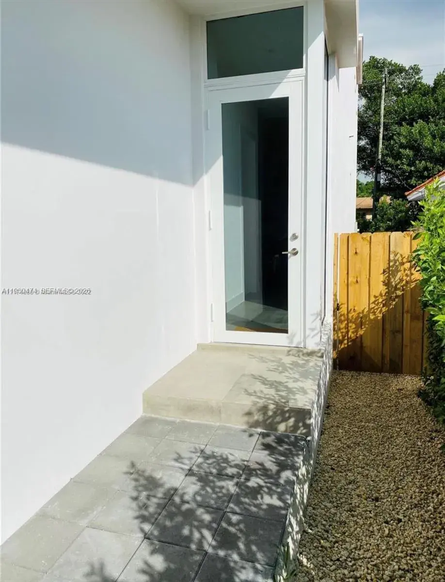 3653 SW 25th St # 3653, Miami FL 33133