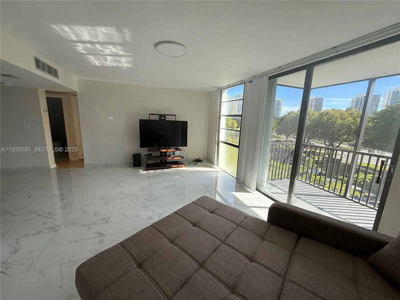 3475 N Country Club Dr # 408, Aventura FL 33180