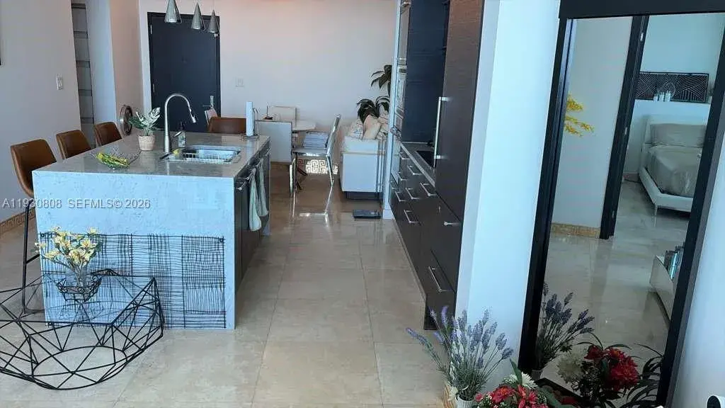 900 Biscayne Blvd # 3704, Miami FL 33132