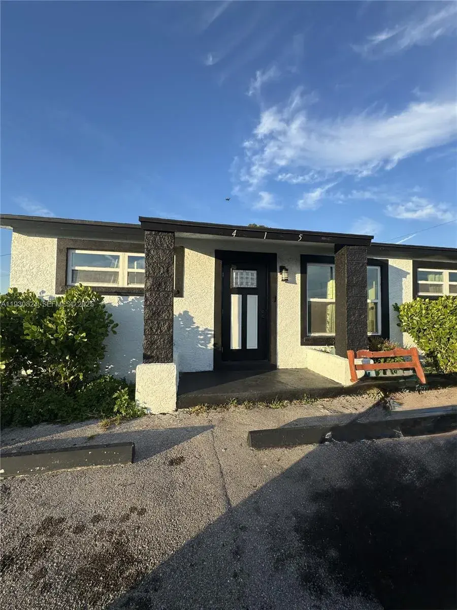 3 bedroom 2 bath Residential for sale at 415 SE 4th St, South Bay FL 33493