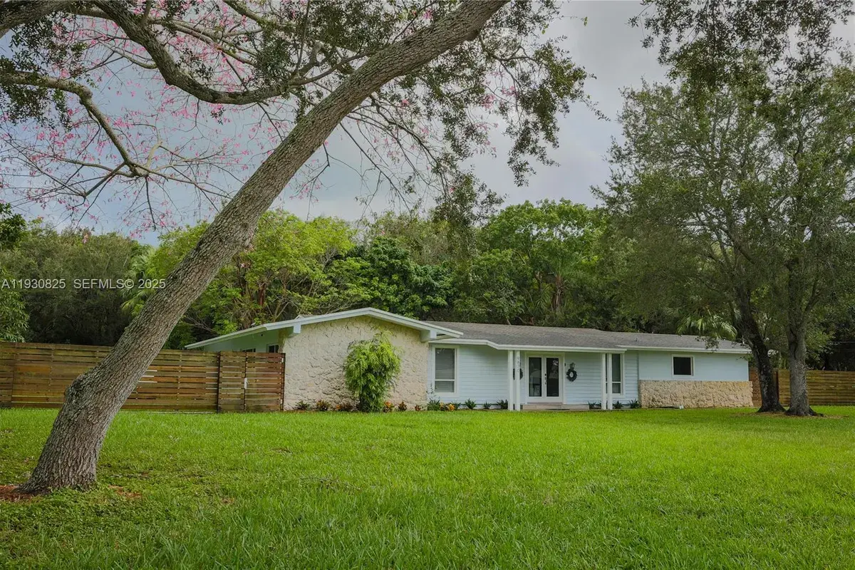 9870 SW 96th St, Miami FL 33176