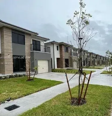1167 NW 2nd St, Florida City FL 33034