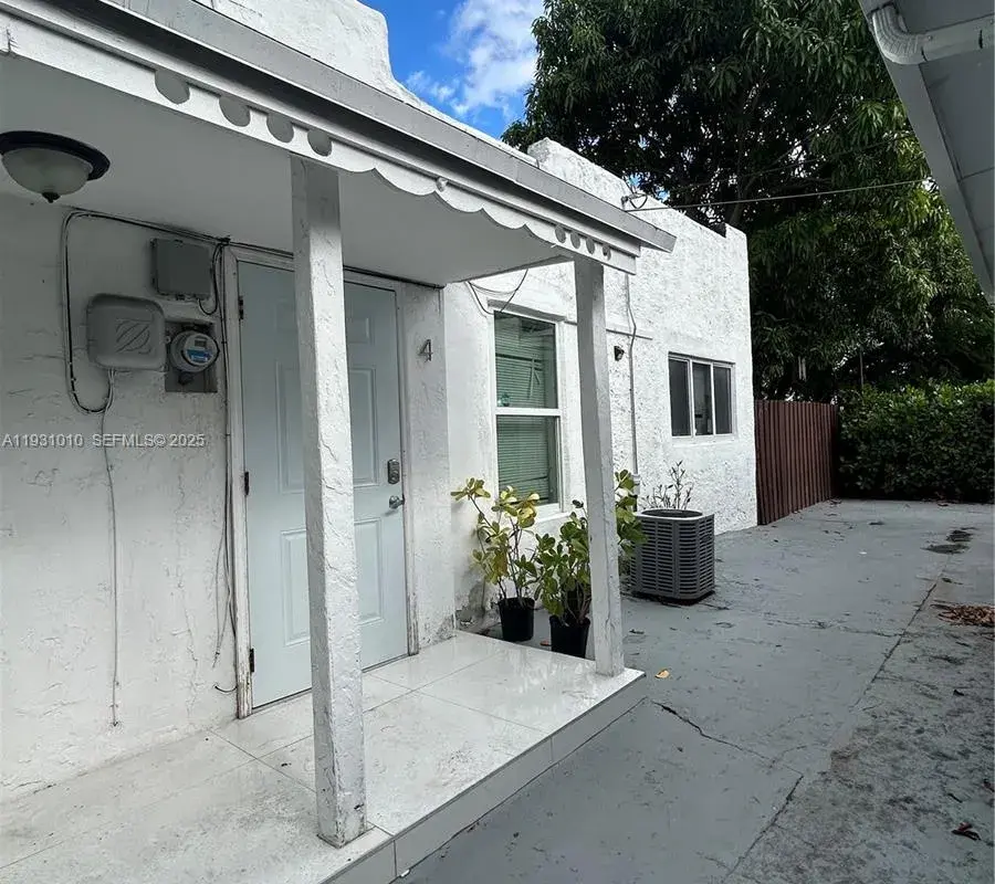 551 NW 41st St # 4, Miami FL 33127