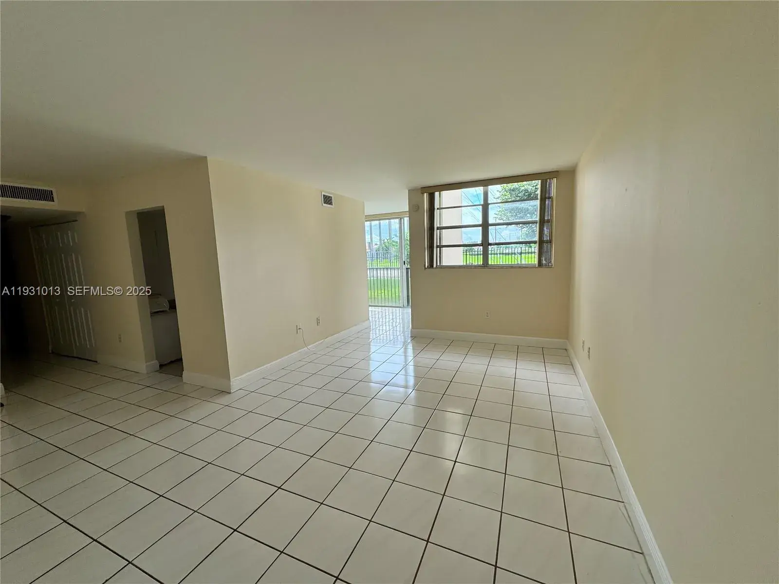 9411 SW 4th St # 111, Miami FL 33174