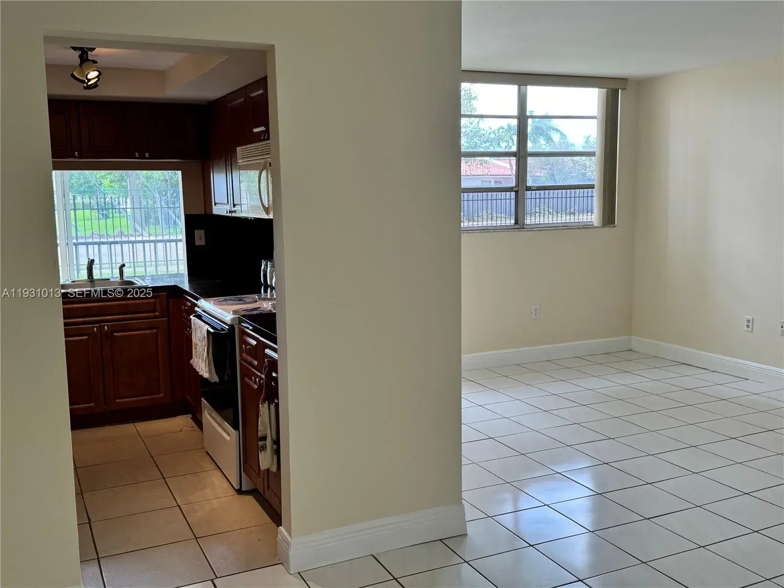 9411 SW 4th St # 111, Miami FL 33174