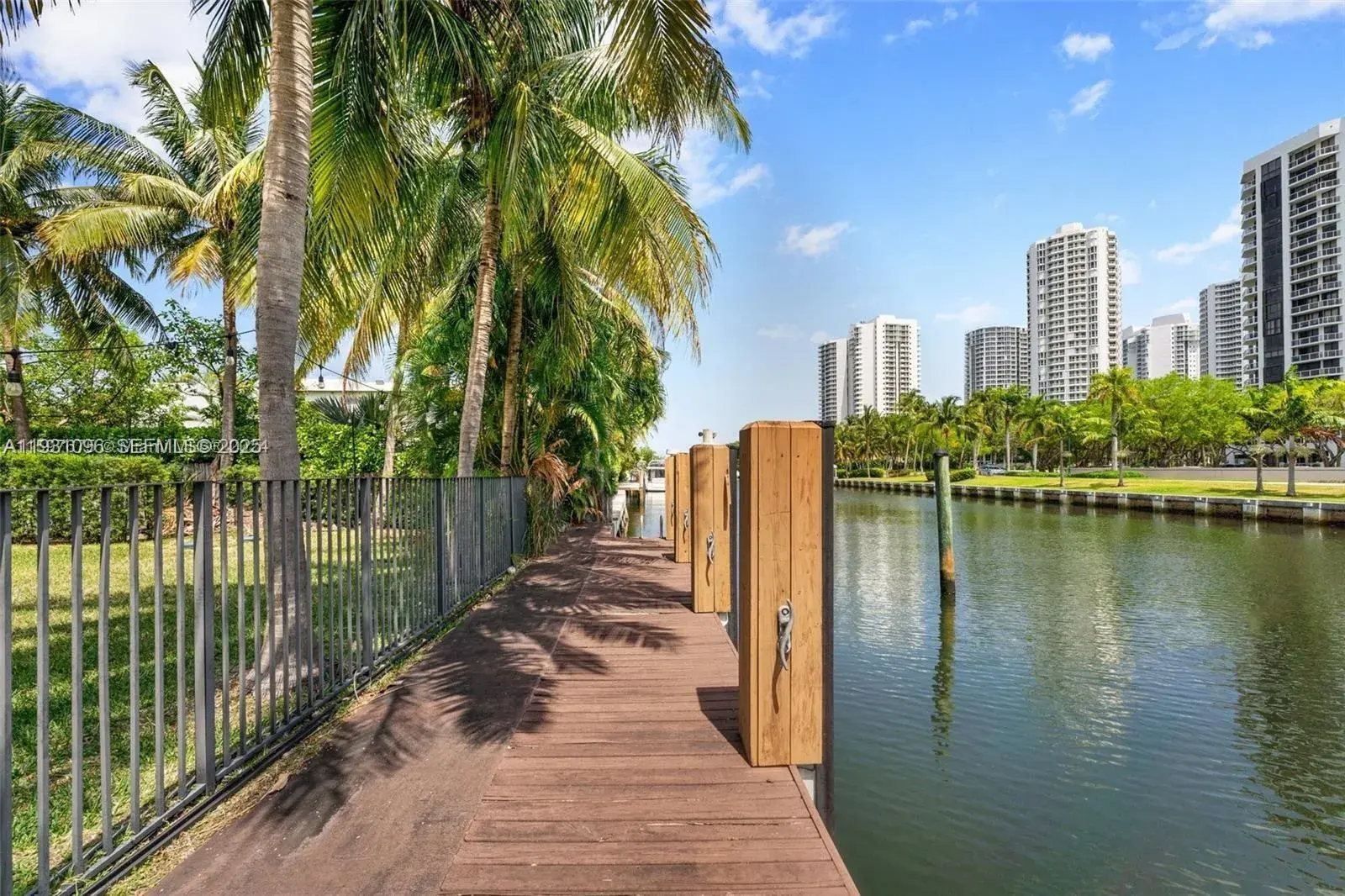 413 Holiday, Hallandale Beach FL 33009