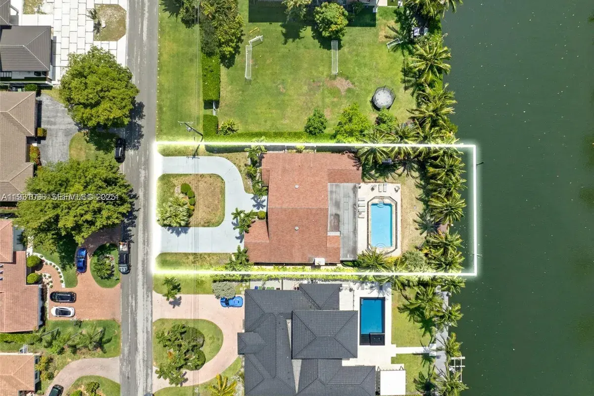 413 Holiday, Hallandale Beach FL 33009