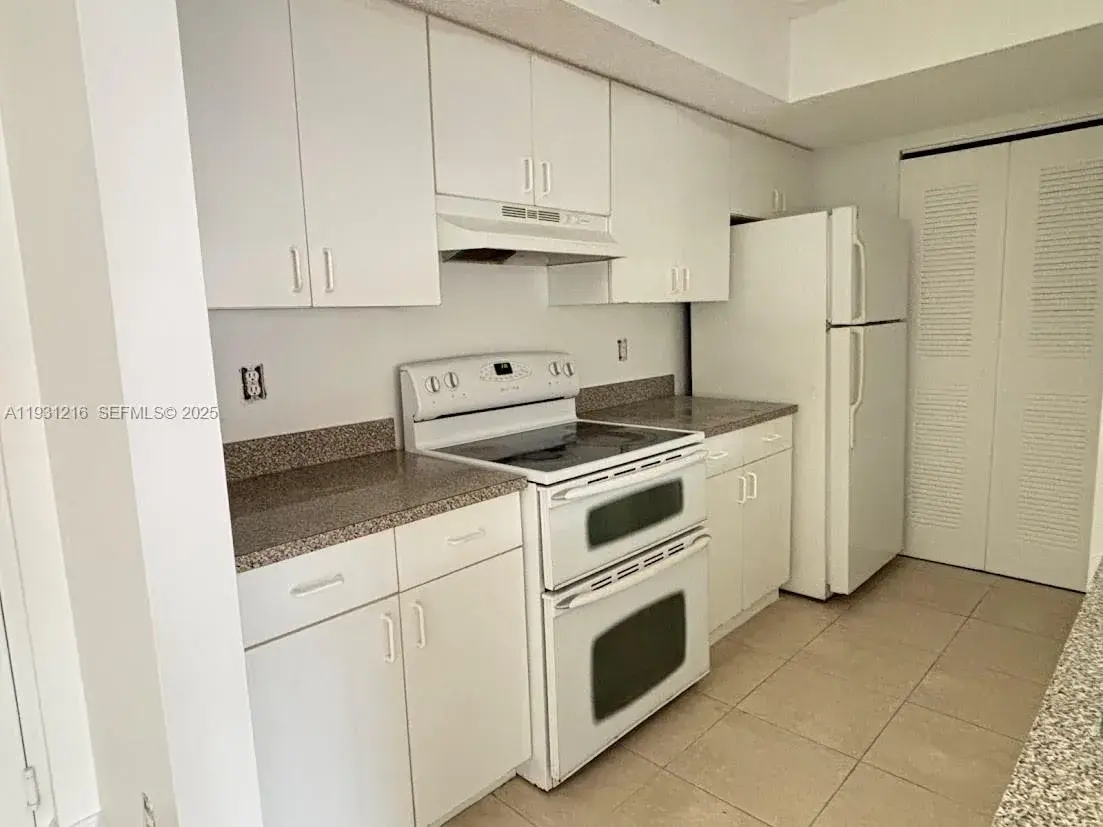 2 bedroom 2 bath Residential Lease for rent at 440 S Park Rd # 303, Hollywood FL 33021