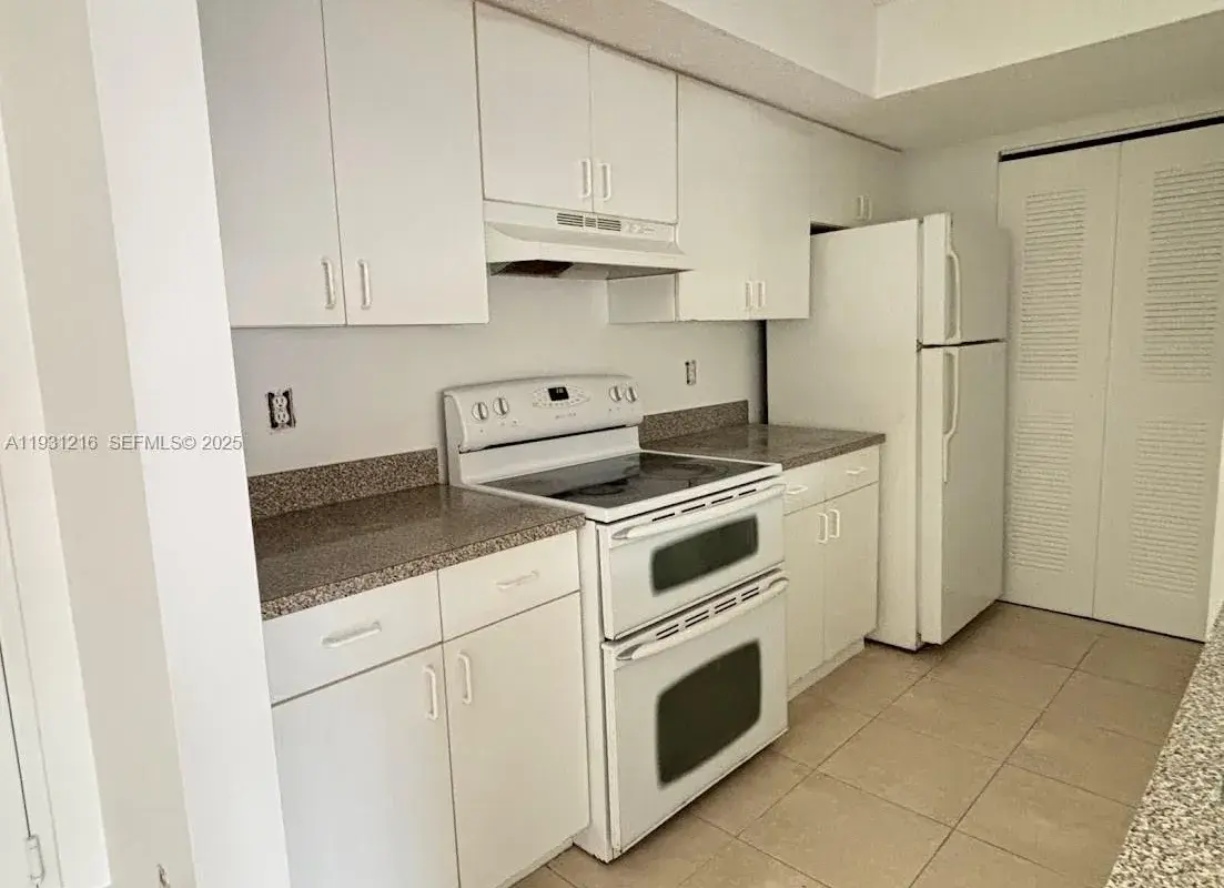 440 S Park Rd # 303, Hollywood FL 33021