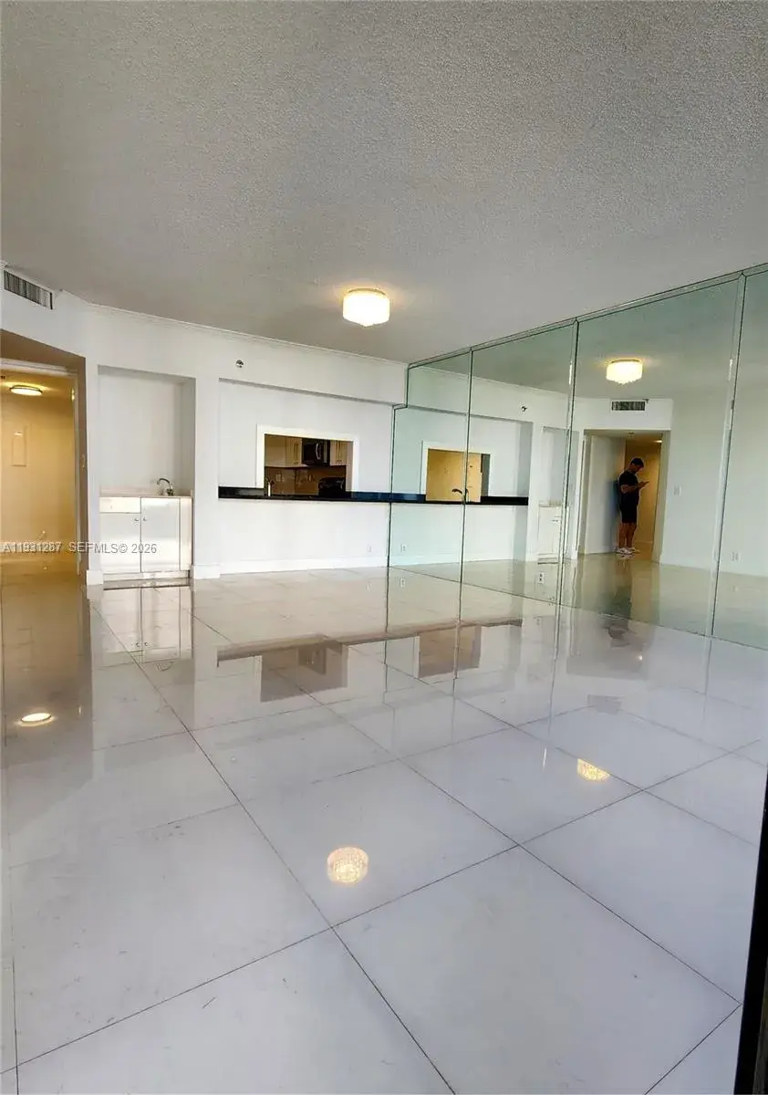 520 Brickell Key Dr # A802, Miami FL 33131