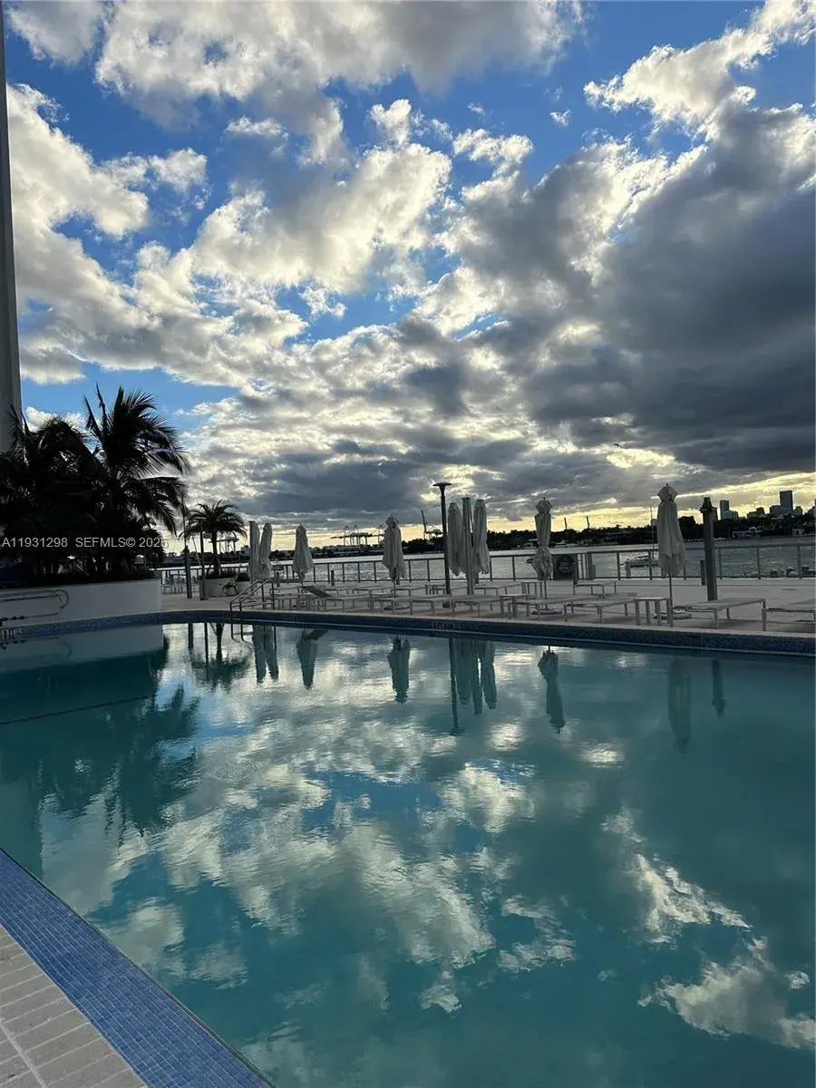 1000 West Ave # 215, Miami Beach FL 33139