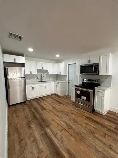 7714 NW 5th Ave, Miami FL 33150