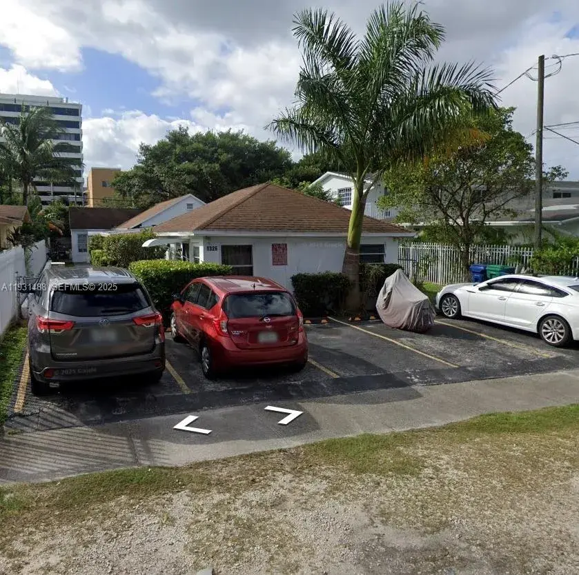 Commercial Sale for sale at 1326 NE 110th St, Miami FL 33161