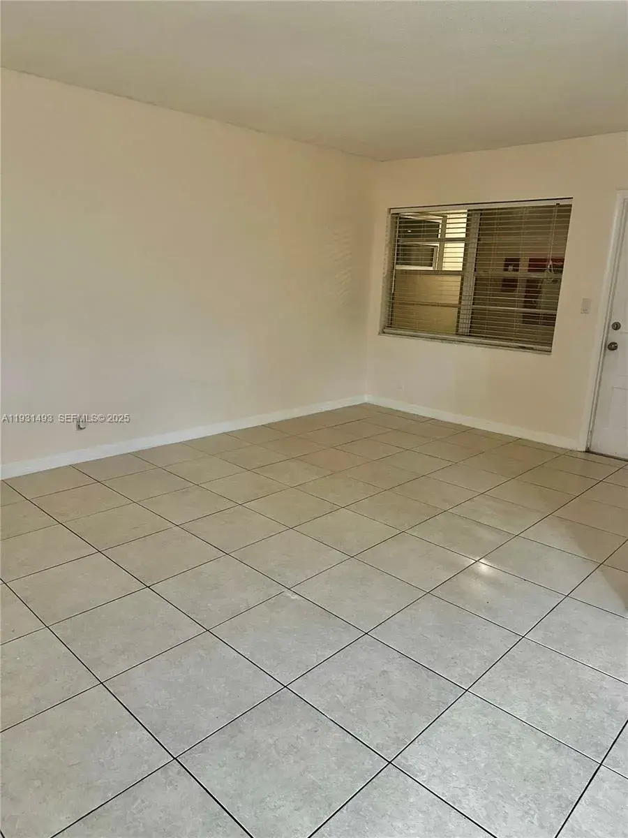 1855 Plunkett St # 209, Hollywood FL 33020