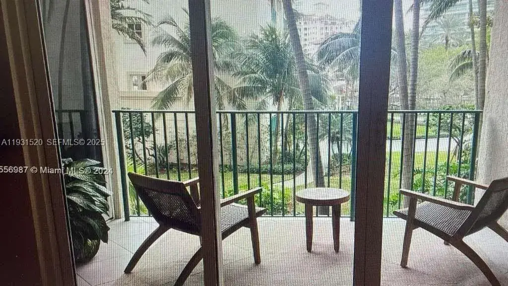 19900 E Country Club Dr # 214, Aventura FL 33180
