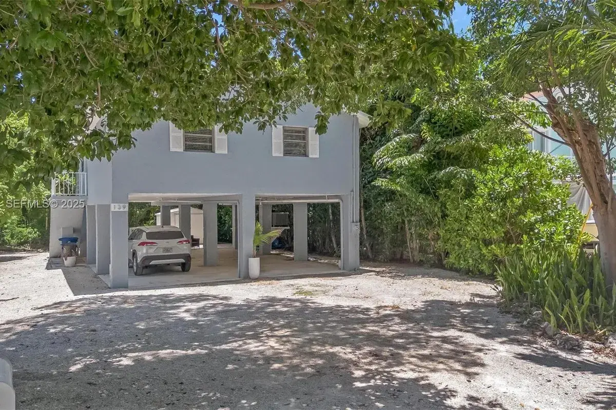 139 N Bay Harbor Dr, Key Largo FL 33037