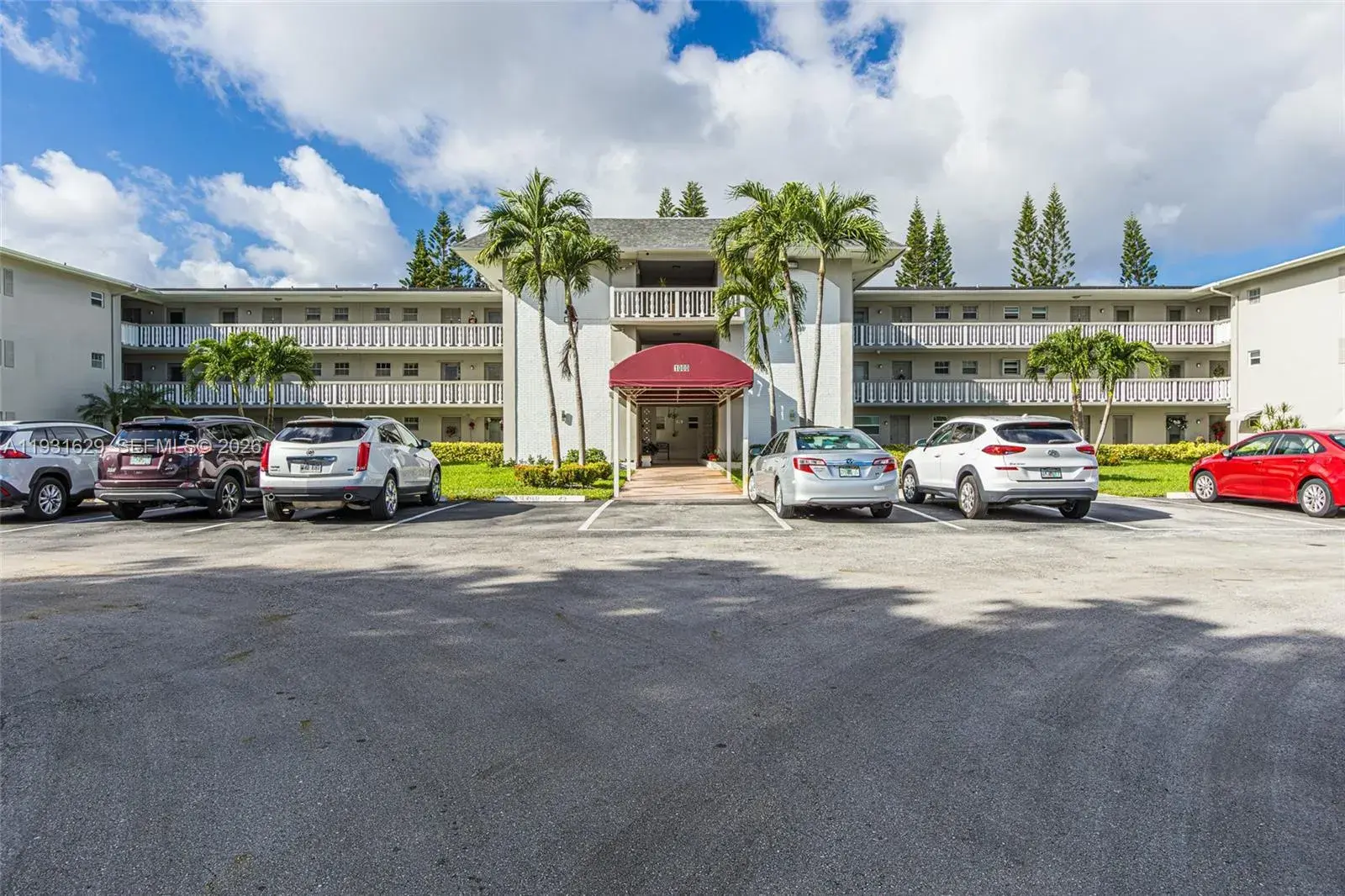 2 bedroom 2 bath Residential for sale at 1000 Hillcrest Ct # 214, Hollywood FL 33021