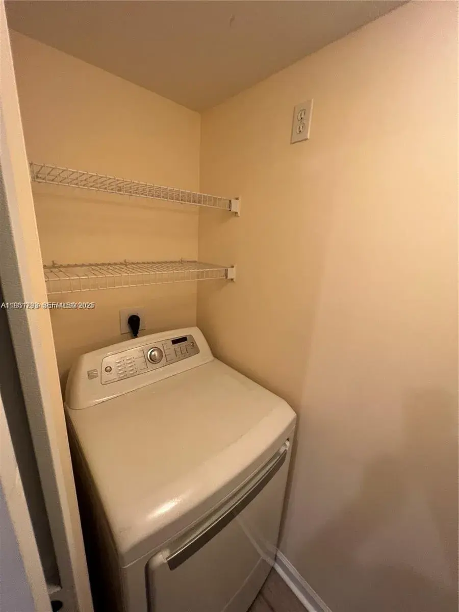 1919 Van Buren St # 420A, Hollywood FL 33020