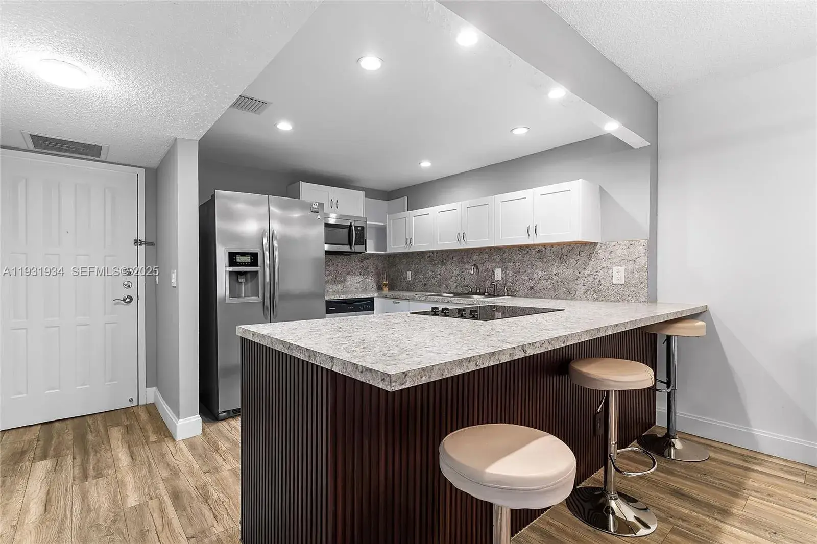 400 Leslie Dr # 305, Hallandale Beach FL 33009