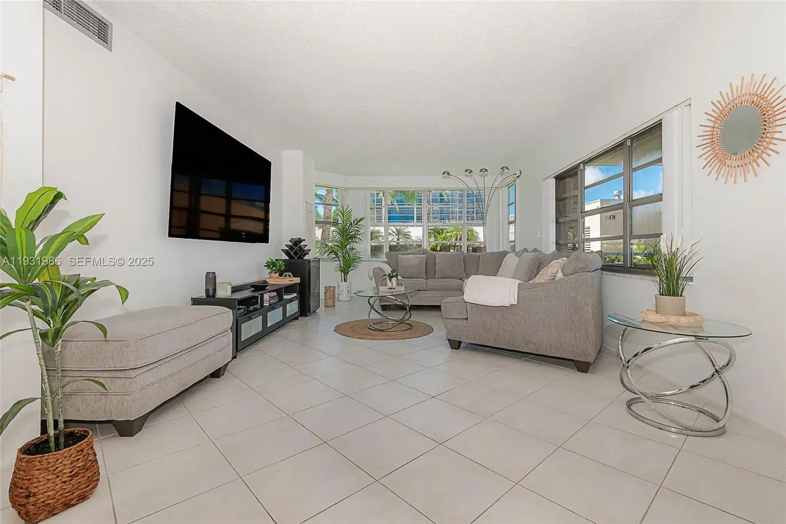 2 bedroom 2 bath Residential for sale at 1965 S Ocean Dr, Hallandale Beach FL 33009