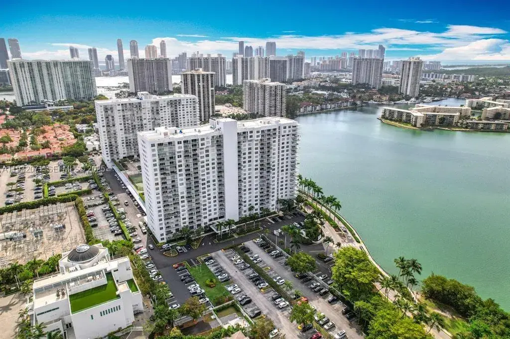 2801 NE 183rd St # 1504W, Aventura FL 33160