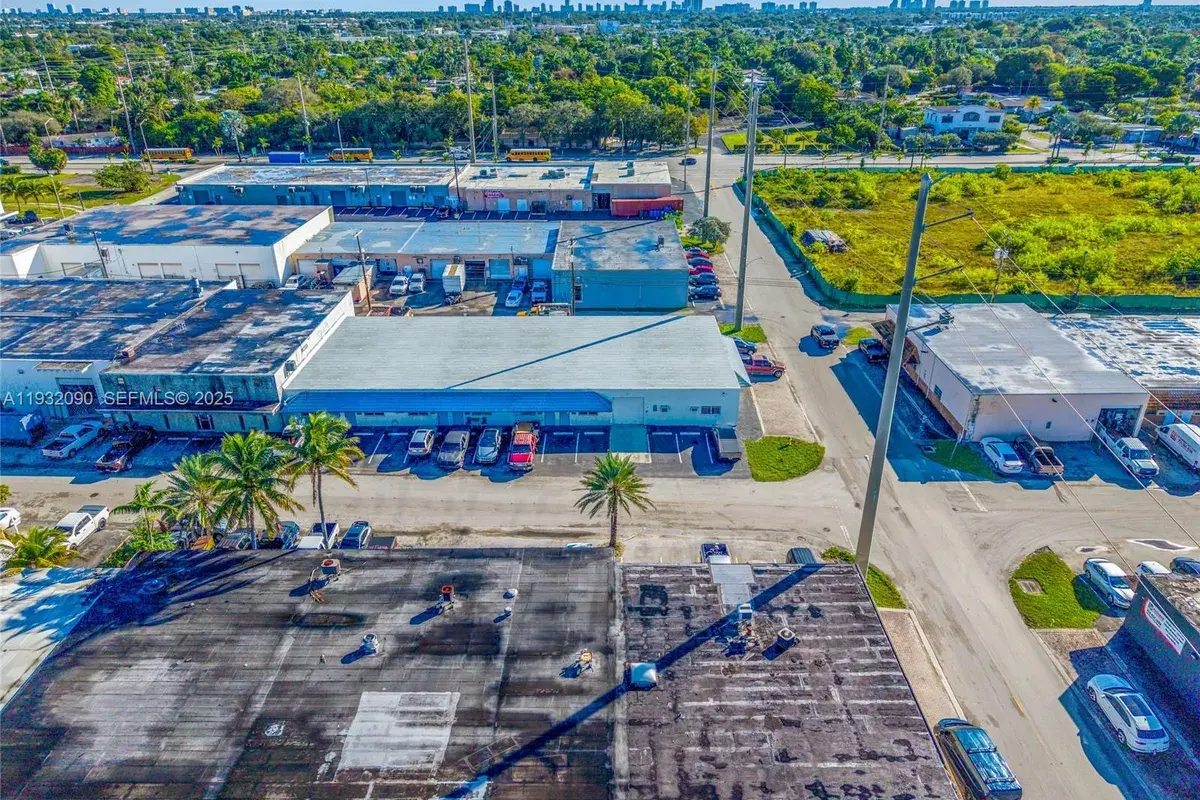 3560 NW 10th Ave, Oakland Park FL 33309