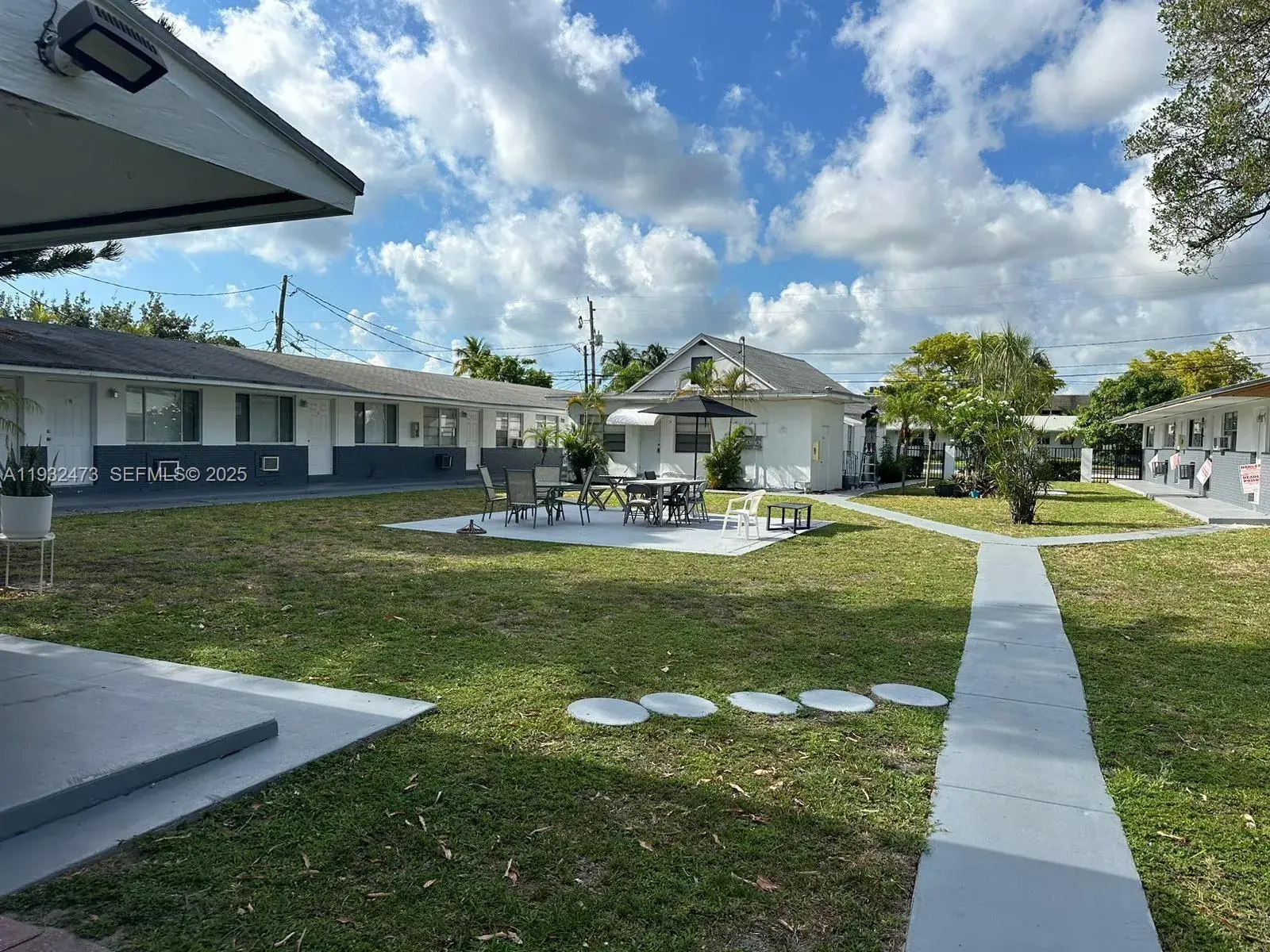 325 NE 2nd ST # 4, Hallandale Beach FL 33009