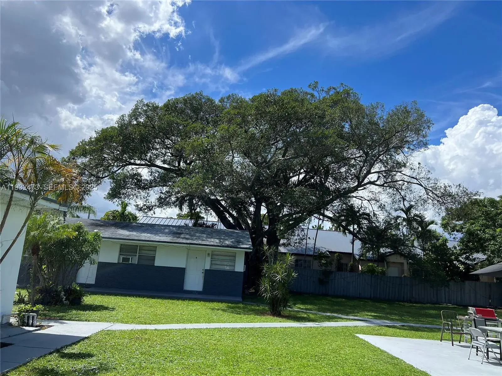 325 NE 2nd ST # 4, Hallandale Beach FL 33009