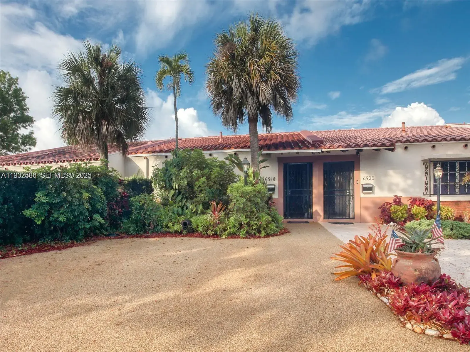 6918 Holly Rd, Miami Lakes FL 33014