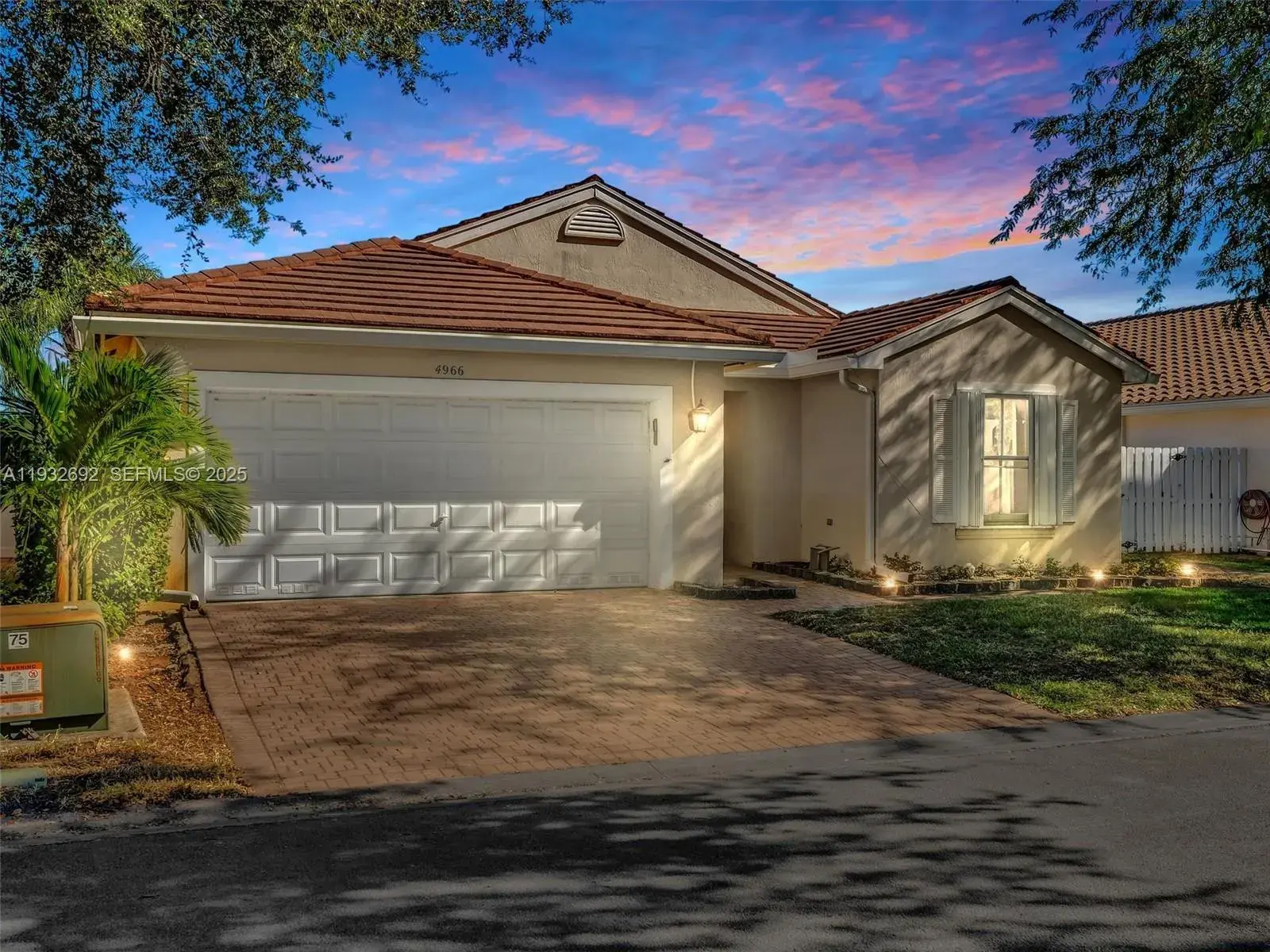3 bedroom 2 bath Residential for sale at 4966 SW 33rd Ter, Hollywood FL 33312