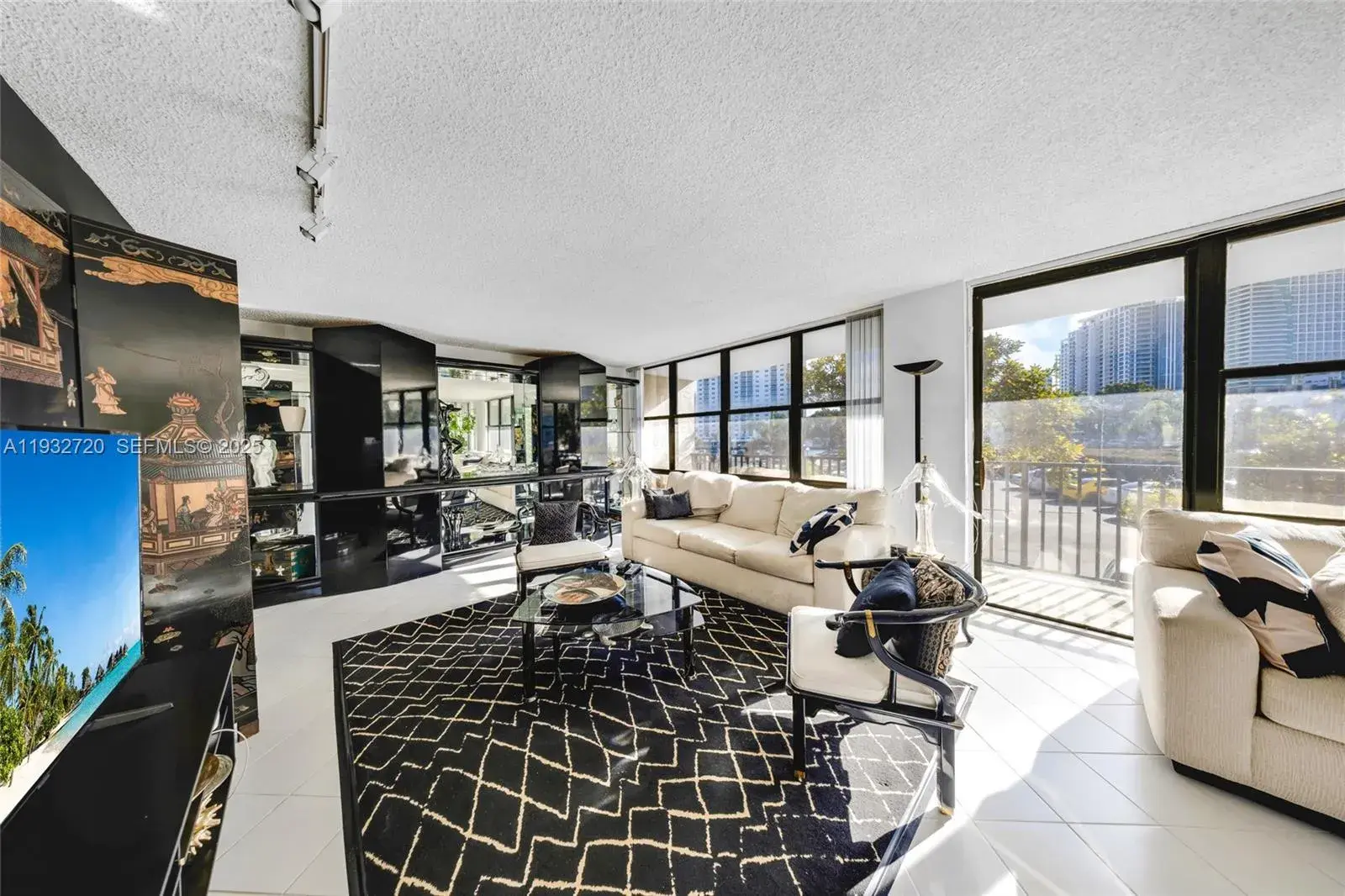 800 Parkview Dr # 230, Hallandale Beach FL 33009