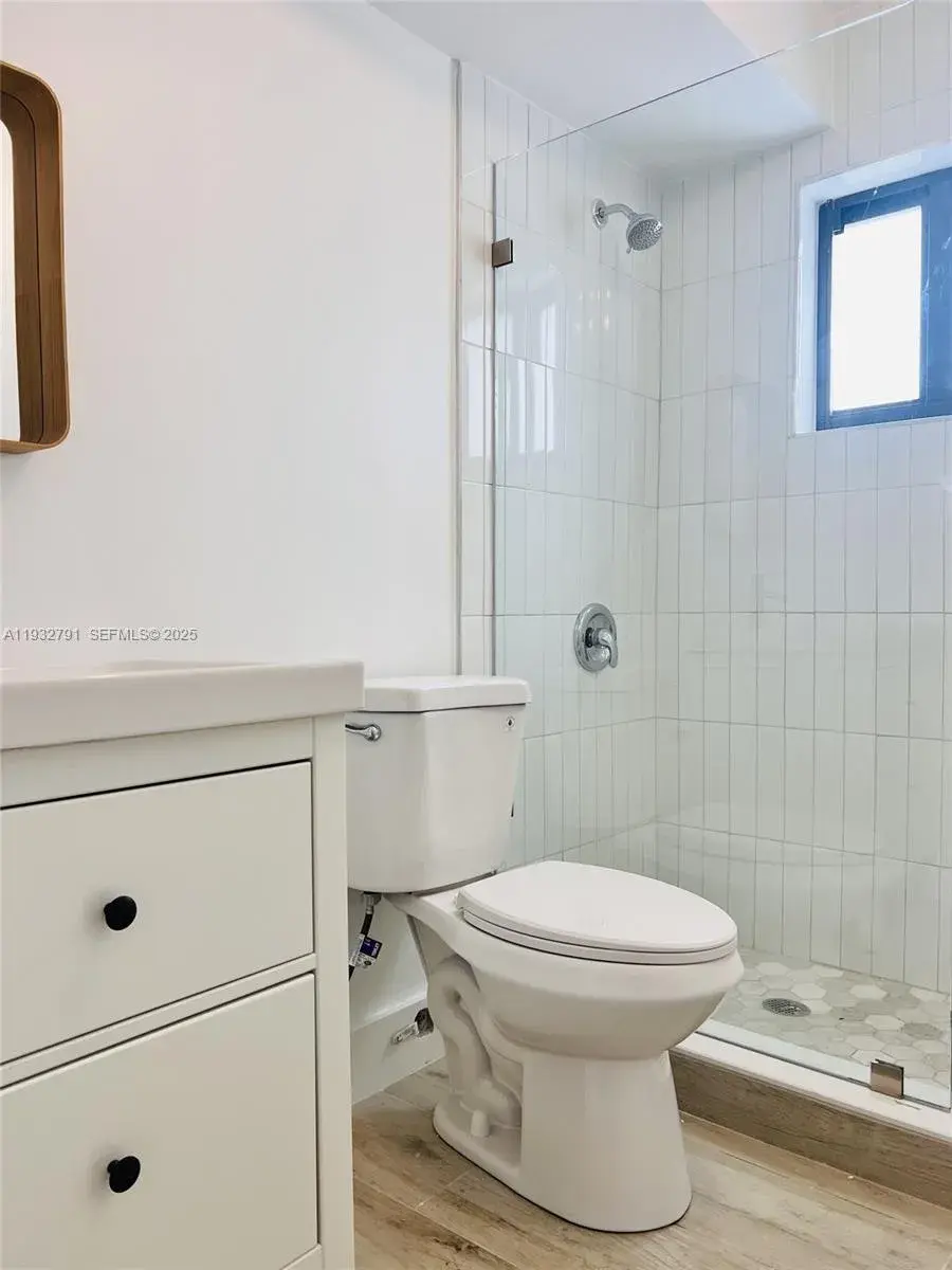 910 SW 4th Ave # 3, Miami FL 33130