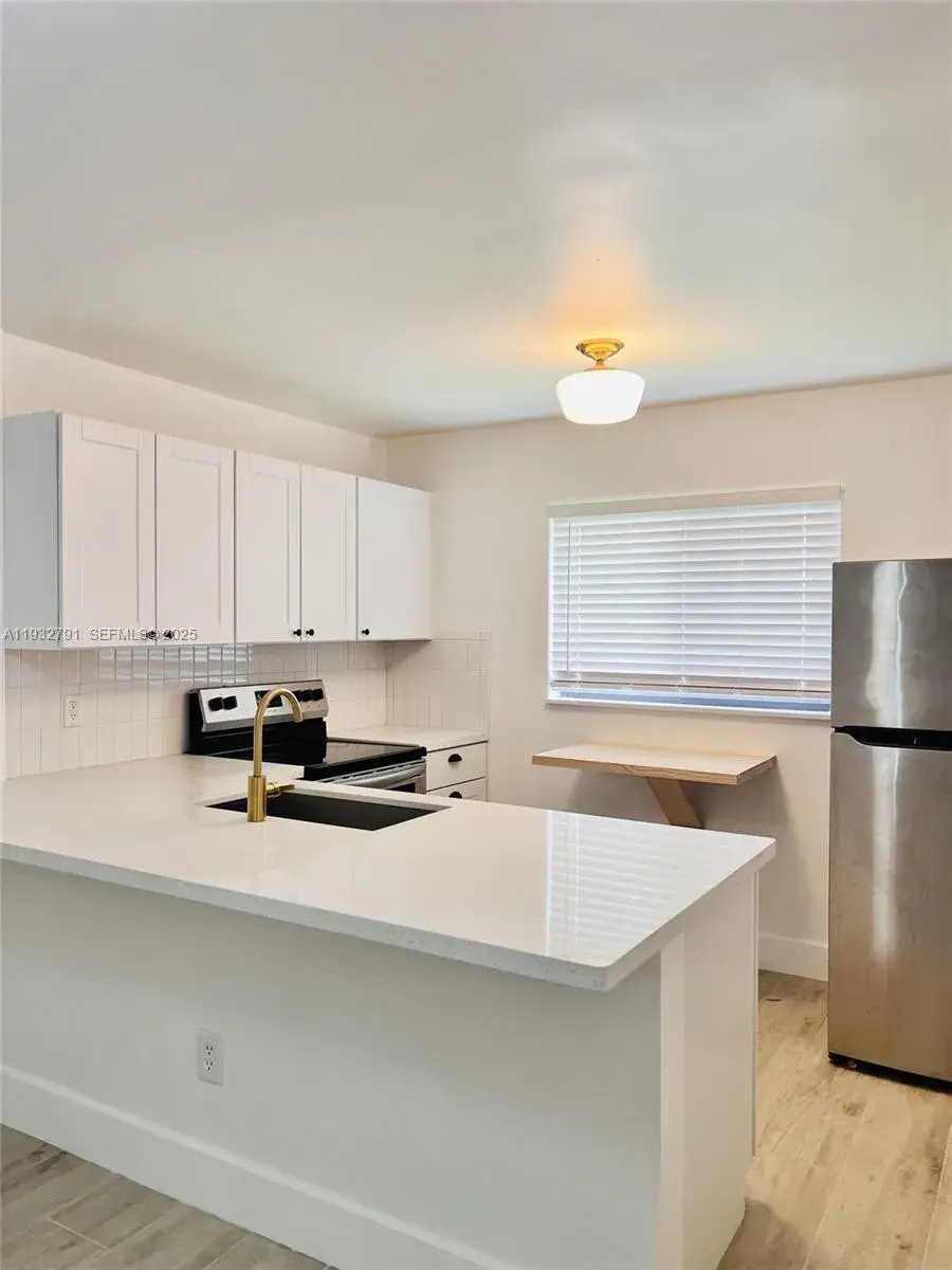 910 SW 4th Ave # 3, Miami FL 33130