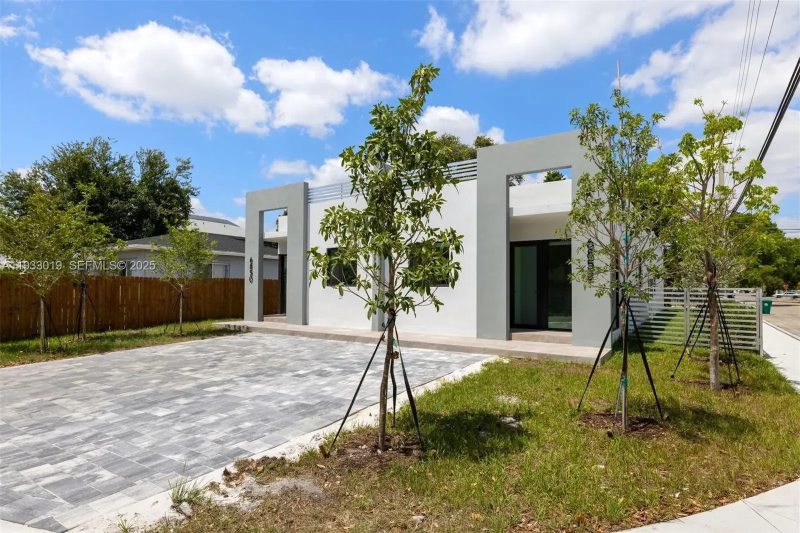 6852-6850 NW 4th AVE, Miami FL 33150