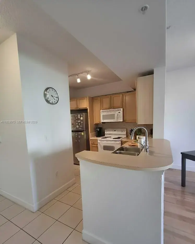 6001 SW 70th St # 542, South Miami FL 33143