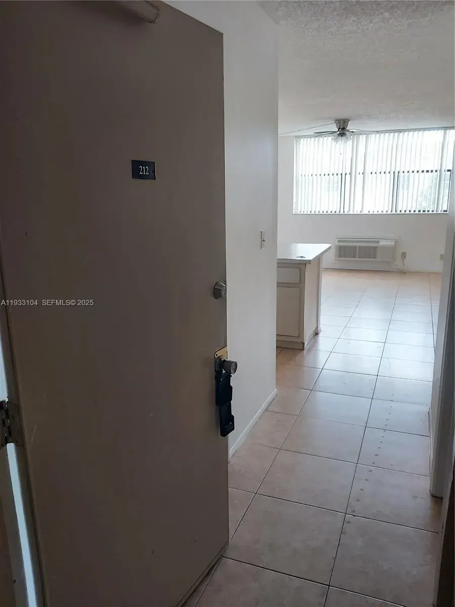 1 bath Residential for sale at 2501 Riverside Dr # A, Coral Springs FL 33065