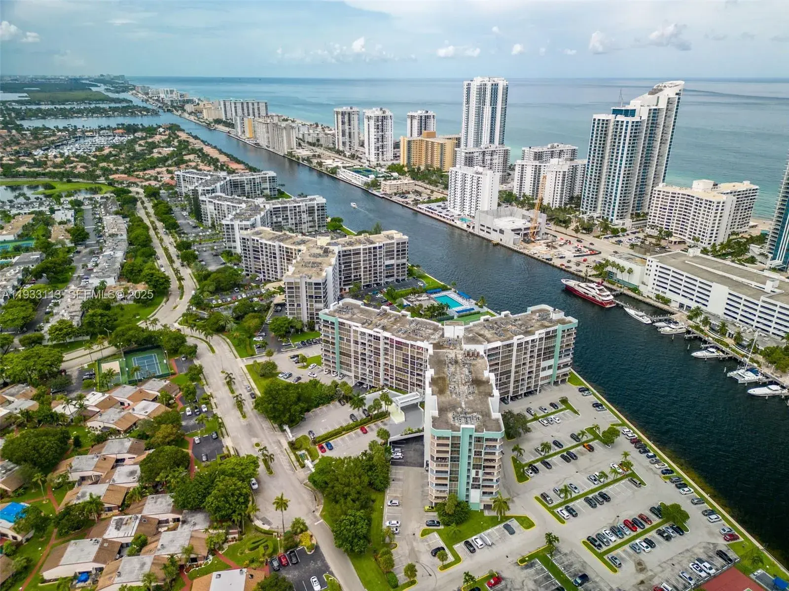 600 Parkview Dr # 525, Hallandale Beach FL 33009
