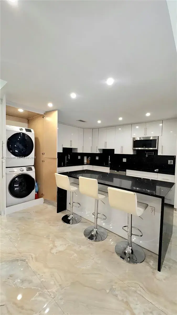 3 bedroom 3 bath Residential for sale at 620 Briarwood Cir # 43, Hollywood FL 33024