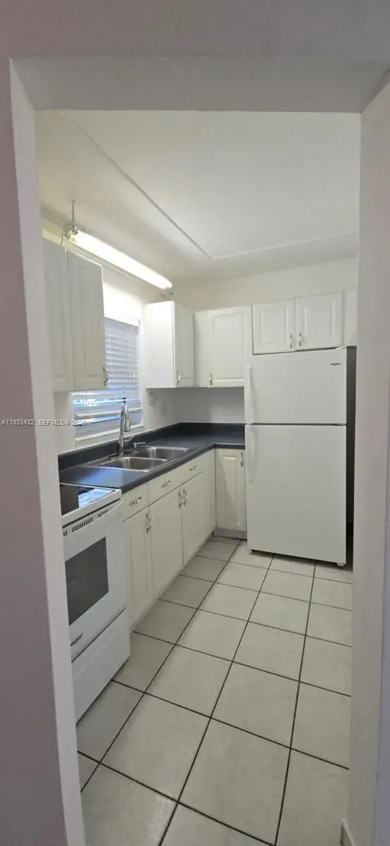 1001 SE 16th St # 1, Fort Lauderdale FL 33316