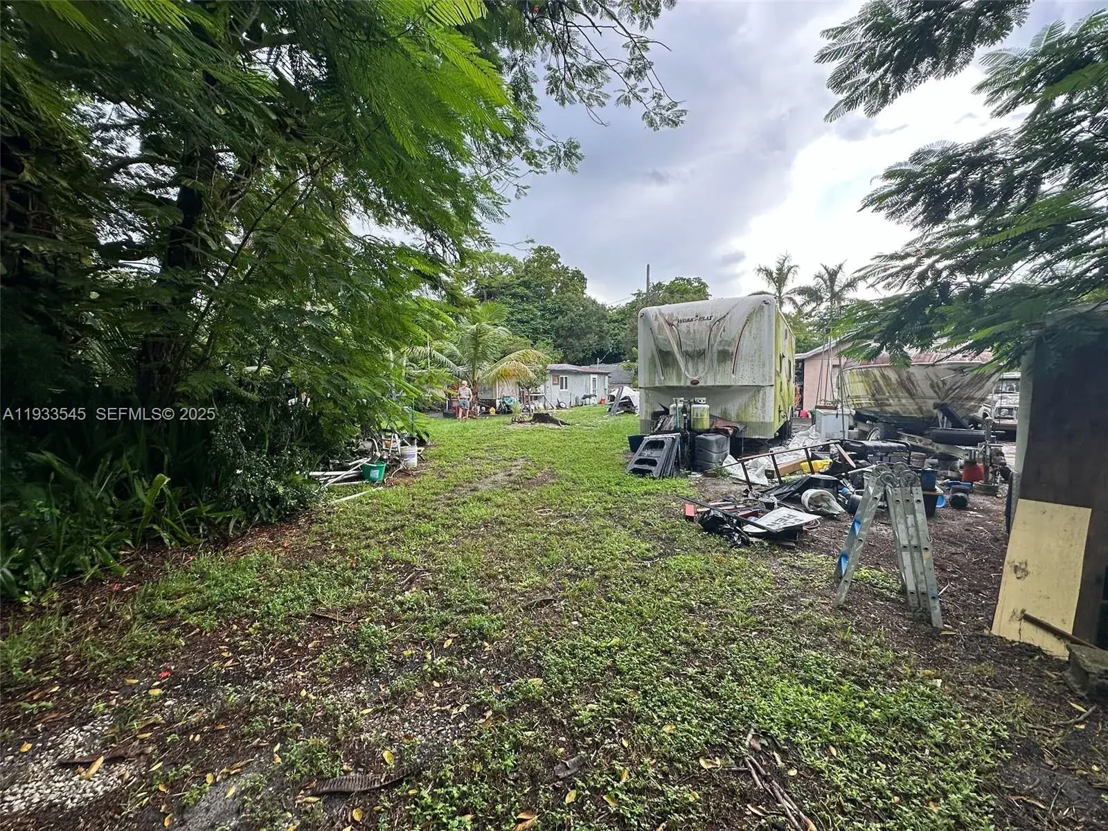 3 bedroom 2 bath Residential for sale at 1511 SW 28th Way, Fort Lauderdale FL 33312