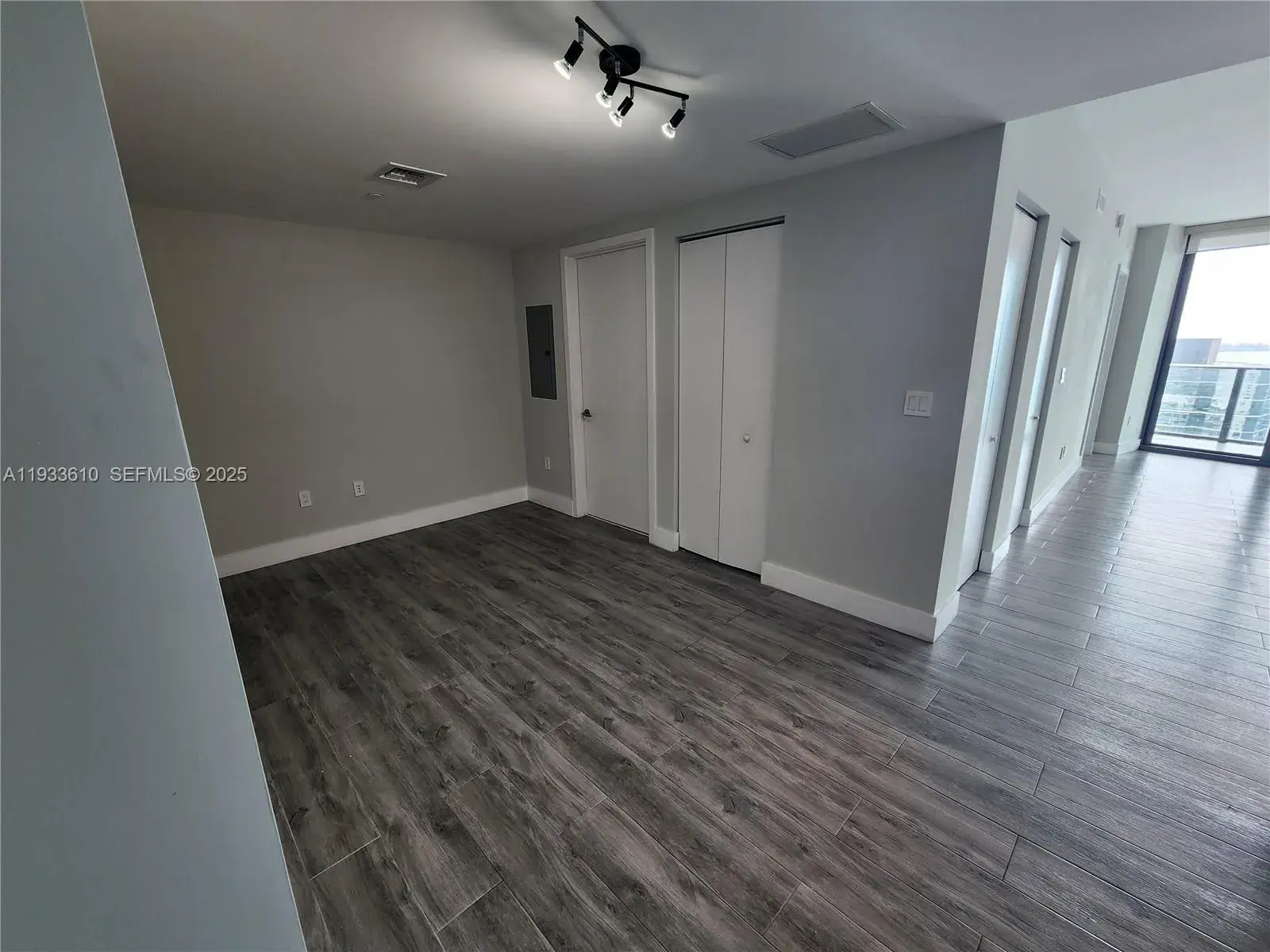 2 bedroom 2 bath for sale at 1300 S Miami Ave # 3502, Miami FL 33130
