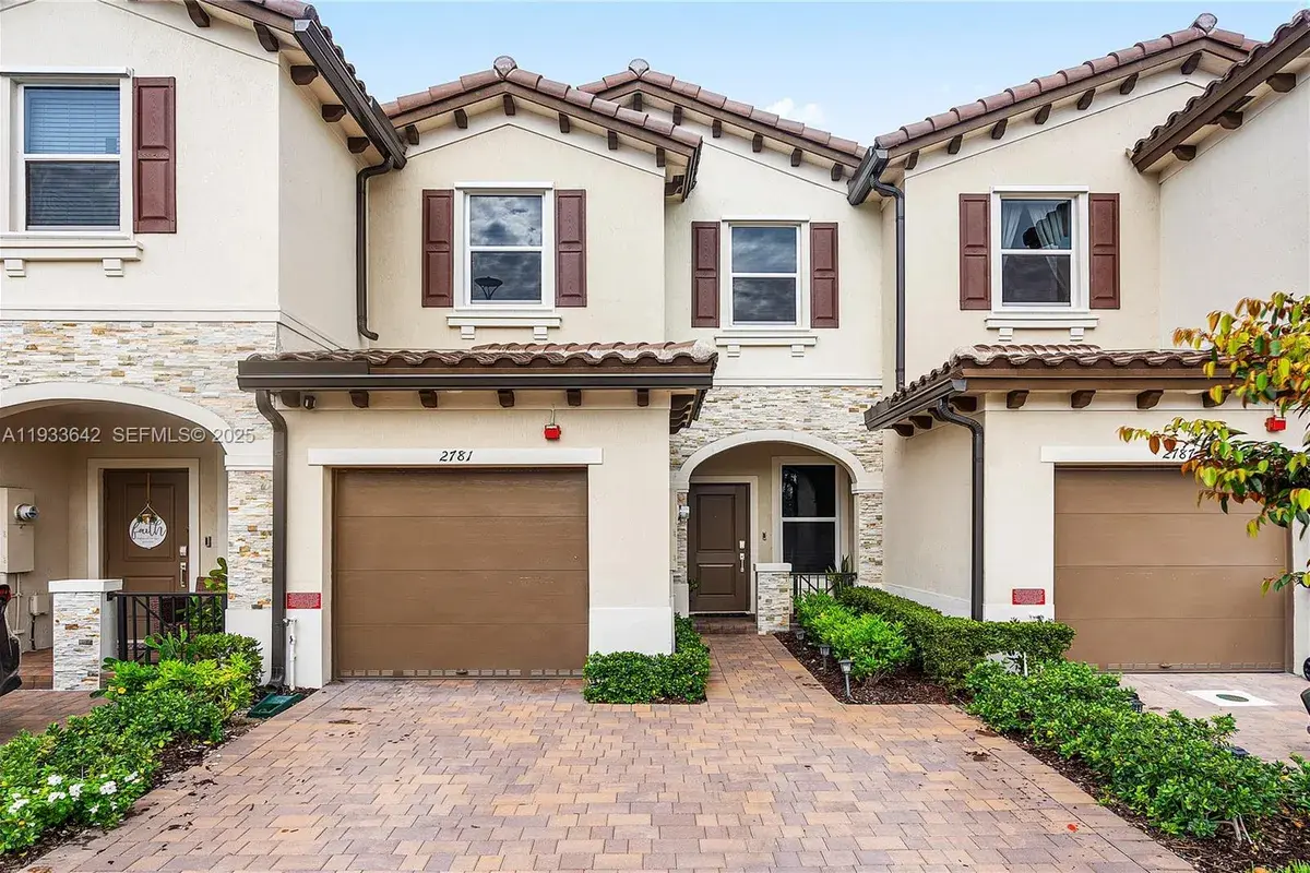 2781 NW 55th Way, Lauderhill FL 33313