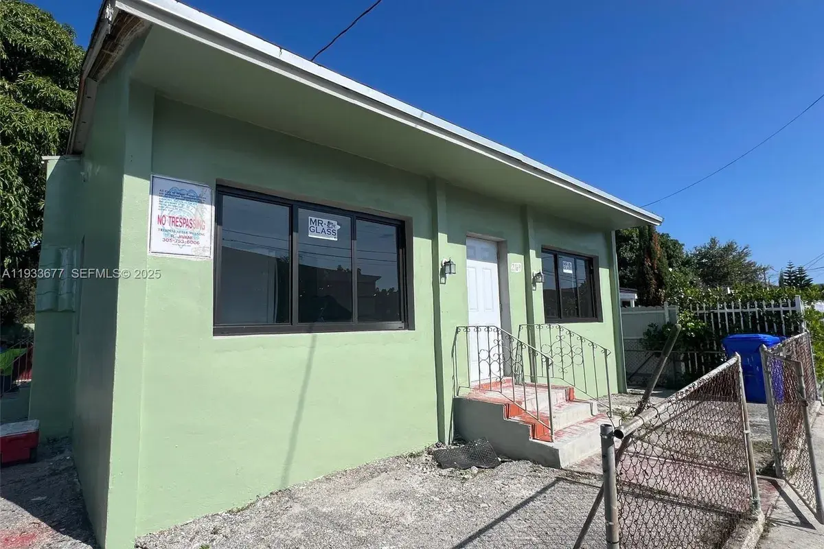 2169 NW Flagler Ter, Miami FL 33125