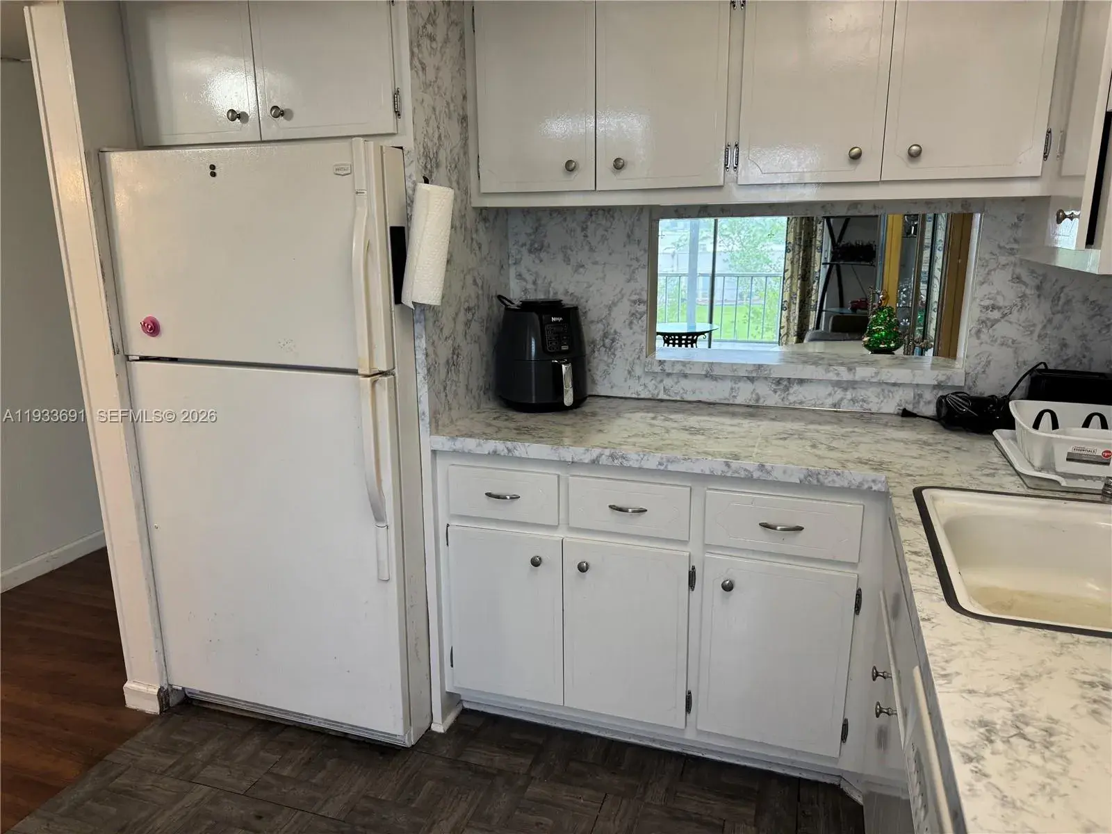 950 Hillcrest Dr # 411, Hollywood FL 33021