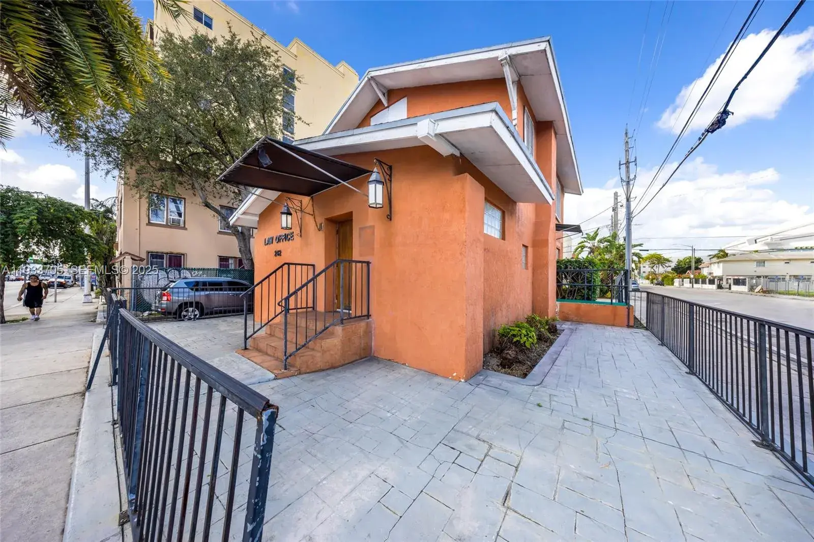 242 NW 12th Ave, Miami FL 33128